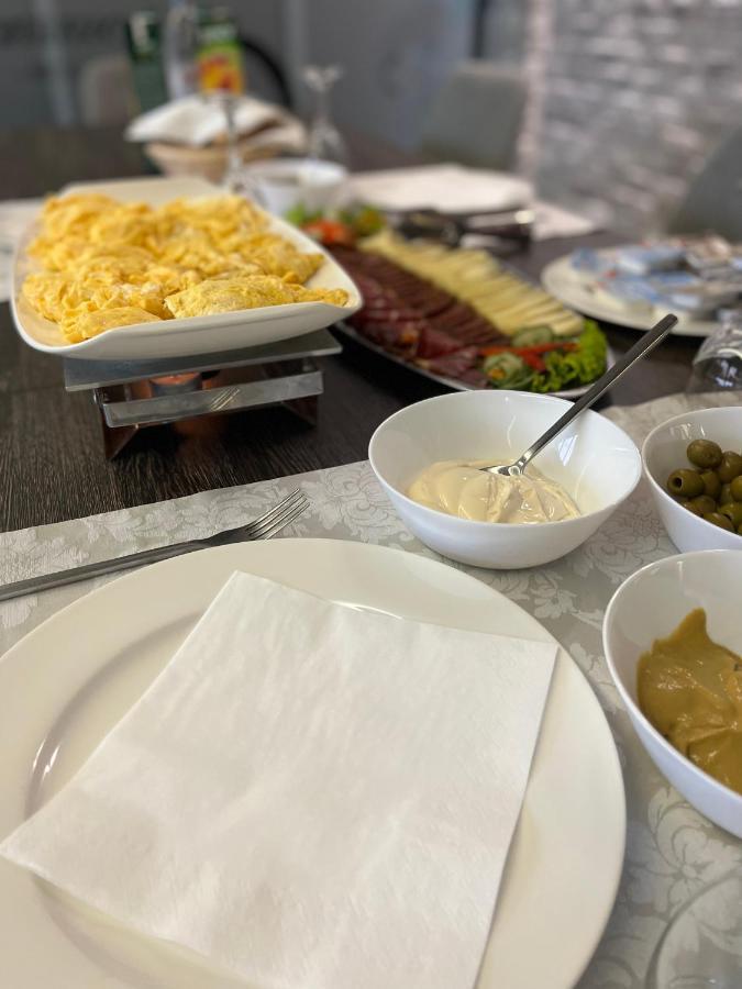Maestro - Rooms & Restaurant Vukovar Eksteriør billede